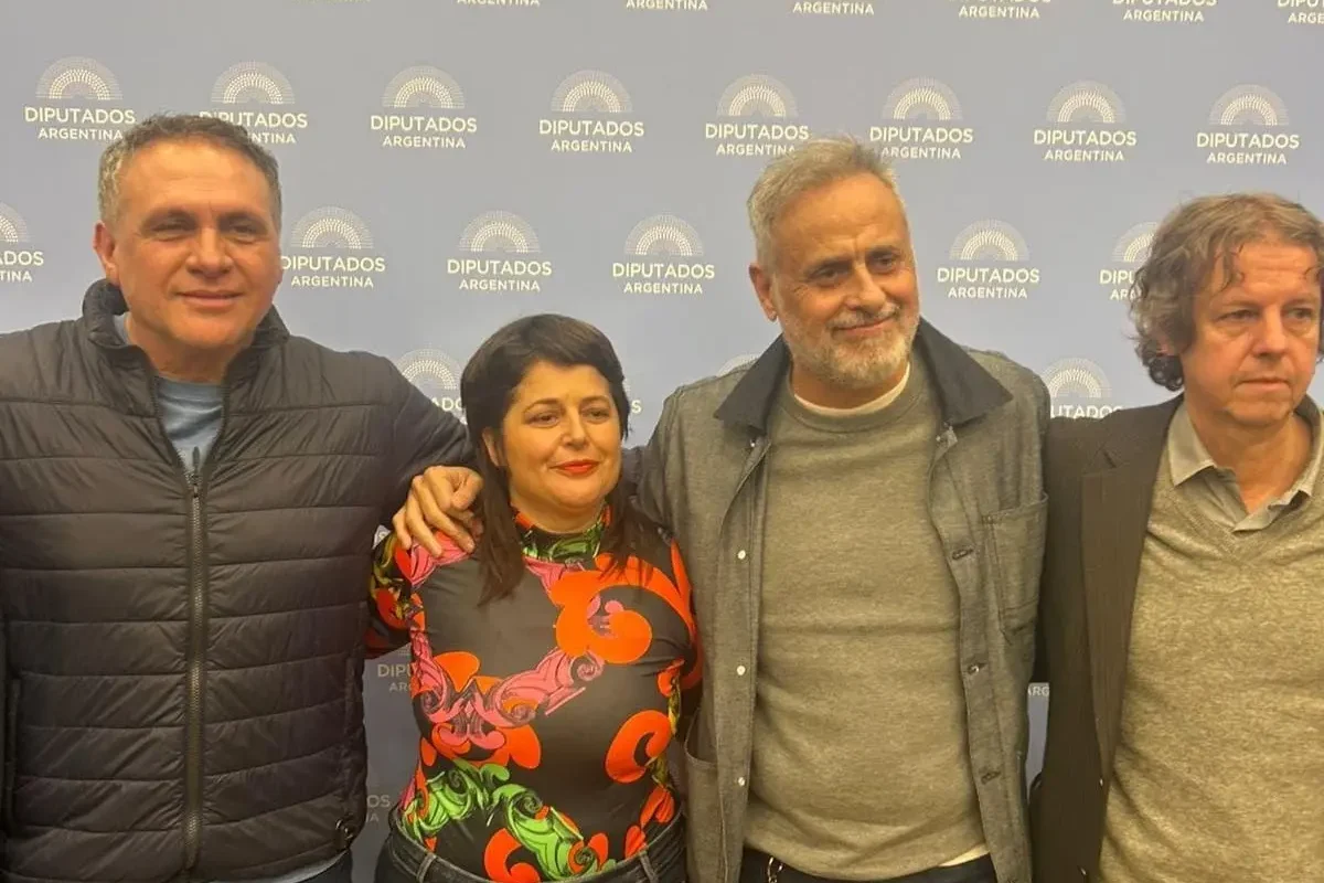 Dirigentes entrerrianos repudian el pedido de allanamiento de Milei a medios y periodistas