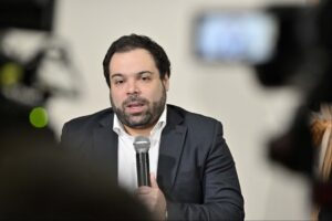 “En octubre se plebiscita la gestión de Milei aunque quieran provincializarla”