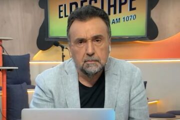 Roberto Navarro critica la comparación de Milei con De la Rúa y el discurso sobre golpistas en la política actual