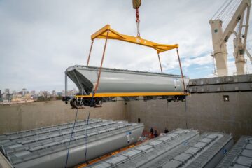 Llegada de vagones graneros chinos provoca inédito movimiento en el puerto de Buenos Aires