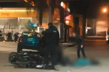 Joven fallece en Victoria tras accidente que involucró dos motos y un automóvil