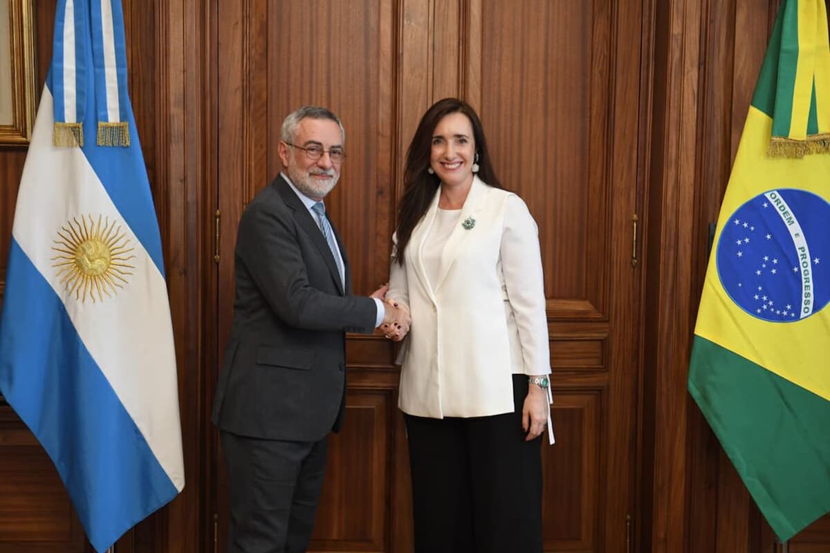 A cargo de la Presidencia. Sin funciones asignadas, Villarruel se diferencia de Milei: reunión con estudiantes y el representante de Lula