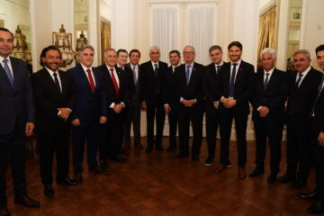 Gobernadores de todas las fuerzas políticas se sumaron al festejo por los 80 años de Clarín