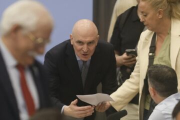 El gobierno tuvo que desmentir que analice bajar la candidatura de Espert