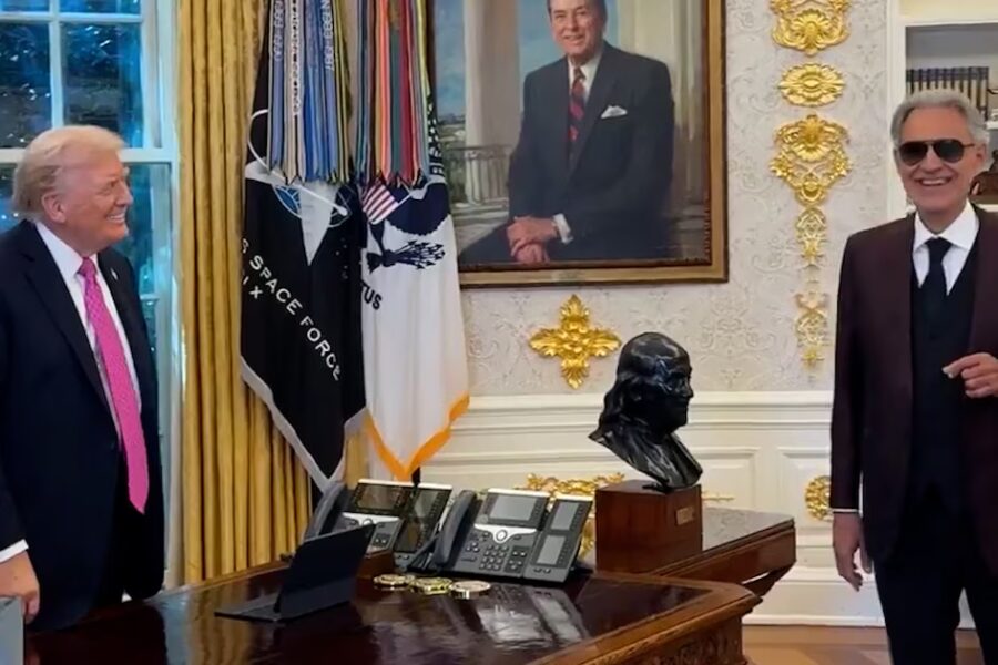 Donald Trump recibió a Andrea Bocelli en el Despacho Oval: encuentro cultural con guiños políticos