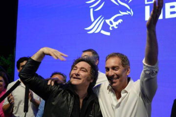 Santilli se prueba el traje de virtual ministro de Interior