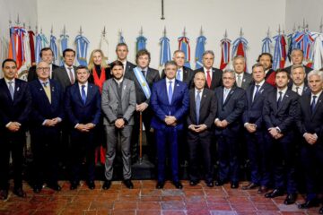 ¿Quiénes son los gobernadores que se reúnen hoy con Milei y los que no?