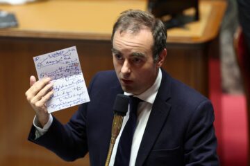 Lecornu apuesta a suspender la reforma de pensiones en Francia ante dos mociones de censura