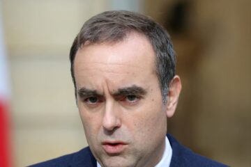 Sébastien Lecornu renunció como primer ministro de Francia un día después de presentar su gabinete