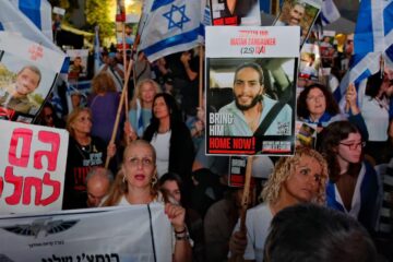 Conflicto en Medio Oriente: Hamas liberó el primer grupo de siete rehenes israelíes tras más de dos años en Gaza