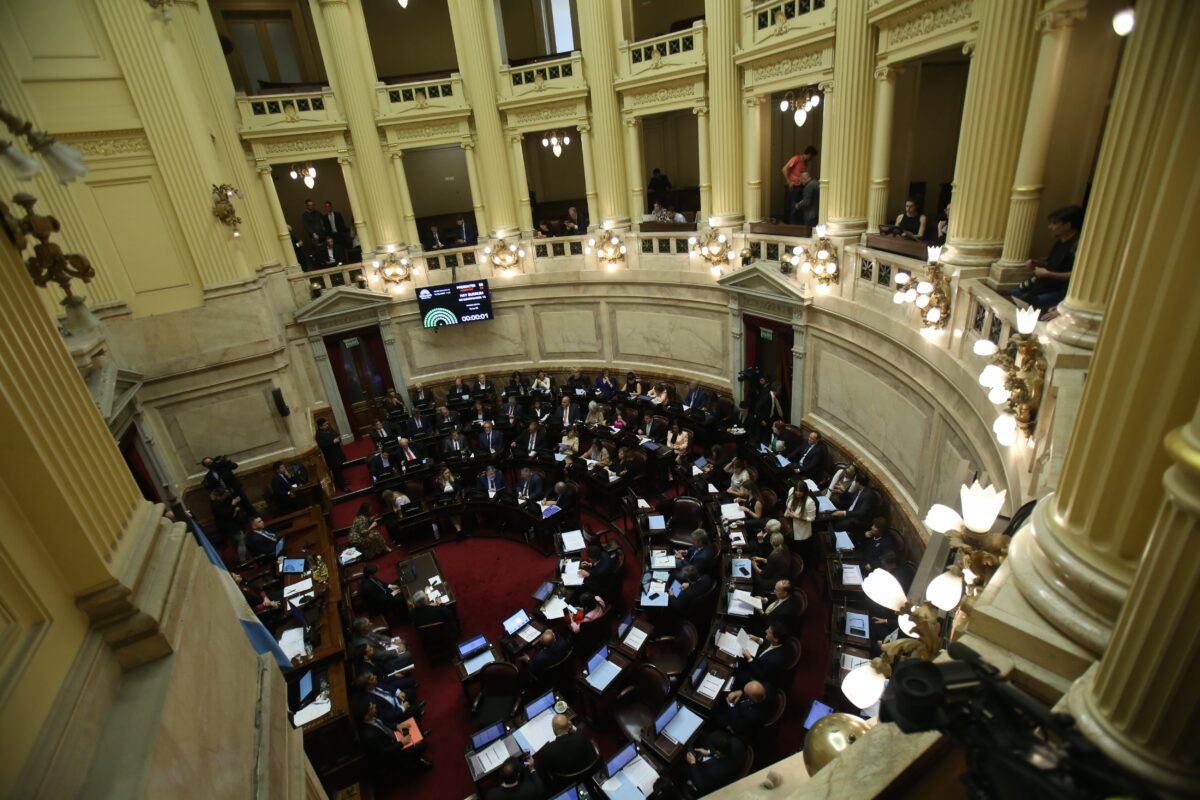 El Senado que viene: el PJ perdería menos bancas, el Gobierno duplicaría y hay dudas por los “árbitros”