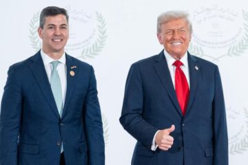 Santiago Peña participó en la cumbre que selló el histórico acuerdo de paz en Medio Oriente