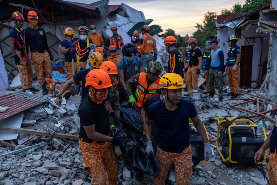 suben a 72 los muertos por el potente terremoto de magnitud 6,9 que sacudió filipinas