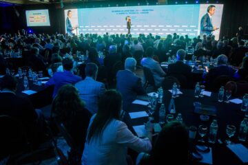 En el Coloquio de IDEA, los empresarios celebraron los anuncios de Bessent