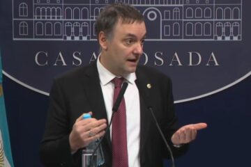 El papelón de Adorni al presentar a Virginia Gallardo por Entre Ríos (y es de Corrientes)