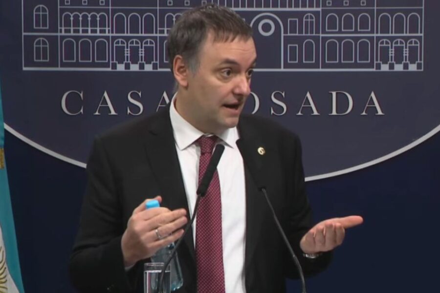 El papelón de Adorni al presentar a Virginia Gallardo por Entre Ríos (y es de Corrientes)