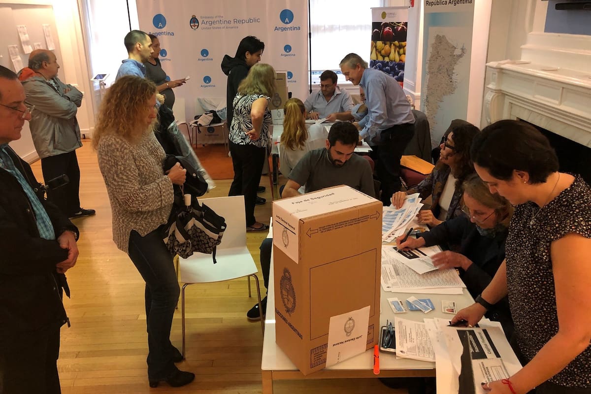 Voto en el exterior. Cómo consultar el padrón electoral para los argentinos fuera del país