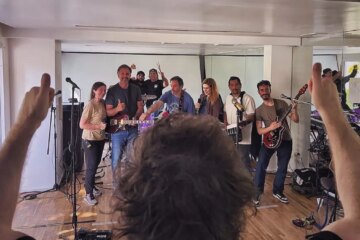 Javier Milei ensayó junto a Lilia Lemoine y su banda antes de la presentación del nuevo libro en el Movistar Arena