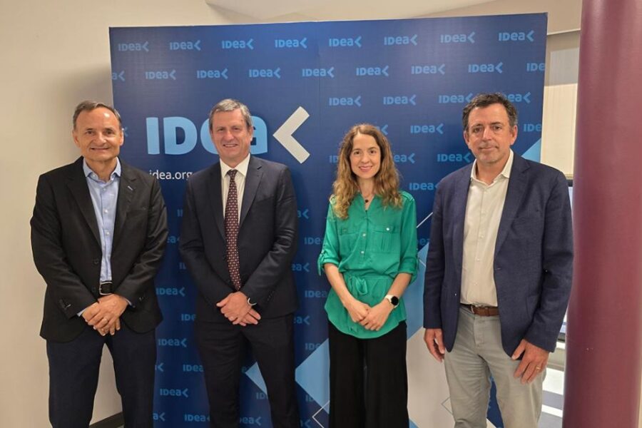 El establishment se alínea con Milei bajo el paraguas de EEUU pero busca abrir puentes con Asia