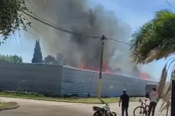Gualeguaychú: incendio en parque industrial expone falencias en controles y respuesta del gobierno provincial