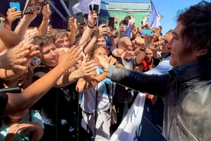 Incidentes en acto de Milei en Santa Fe: hubo enfrentamientos entre militantes de izquierda y libertarios
