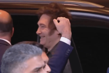 Milei espera los primeros resultados en el bunker del Hotel Libertador: optimismo en LLA