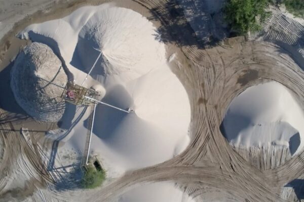 Citados a indagatoria intendente y  funcionarios por irregularidades en extracción de arena sílice