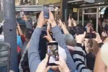 "Hijo de p…". Milei y Karina fueron abucheados e insultados en el microcentro porteño