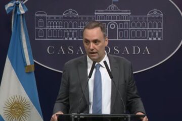 Manuel Adorni ratificó aplicación de reforma laboral, impositiva y penal