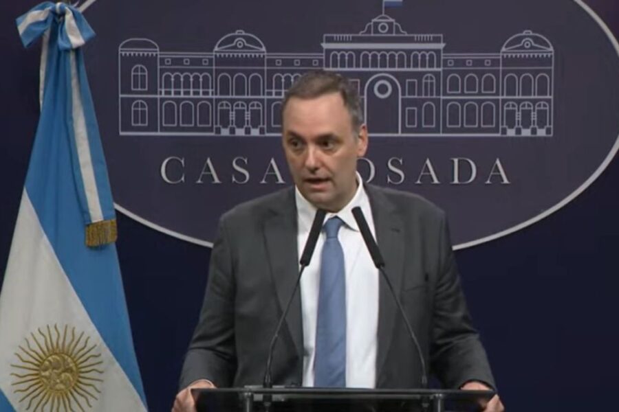 Manuel Adorni ratificó aplicación de reforma laboral, impositiva y penal