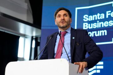 Maximiliano Pullaro: “Ayer se divertían como si Argentina marchara sobre rieles”