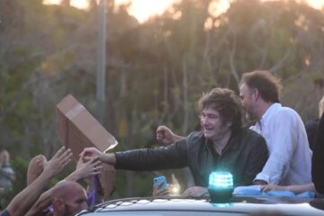 Javier Milei pudo reencontrarse con sus seguidores en Paraná: “La estamos pasando mal, pero estamos cada día mejor”