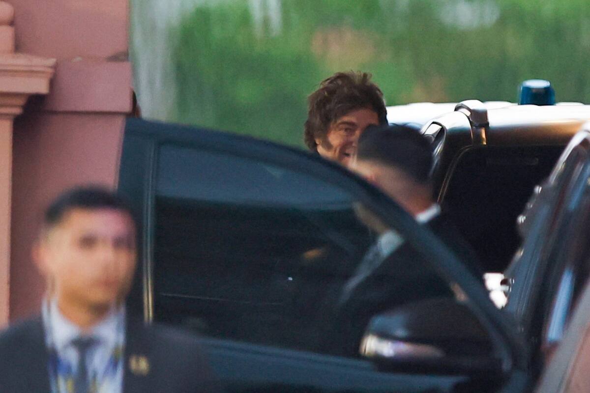 Tras la victoria electoral. Milei convoca a los gobernadores para el jueves y se pone al frente de una mesa de diálogo