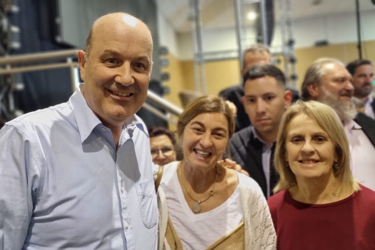 Fregonese intensifica su campaña con eje en la educación acompañada por Sturzenegger