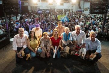 Frigerio cerró la campaña en Paraná con un llamado a “defender el cambio” y confianza en la unidad de su espacio