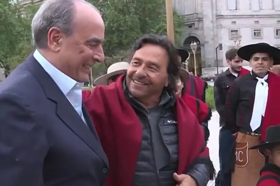 Gustavo Sáenz protestó frente a la Casa Rosada y todo terminó en una reunión con Guillermo Francos y Santiago Caputo