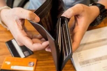 El gobierno eliminó la equiparación de los salarios de trabajadores estatales de planta y contratados