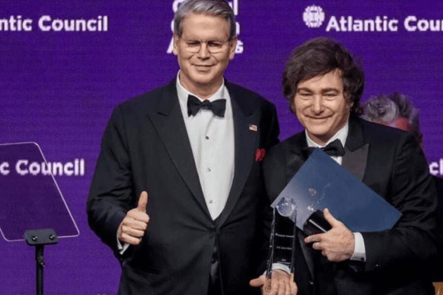 Scott Bessent cruzó a senadoras demócratas y celebró el ‘éxito electoral’ de Javier Milei