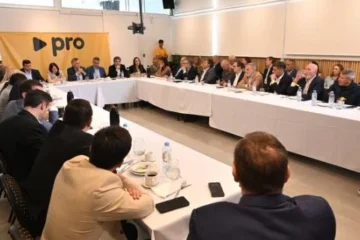 Mauricio Macri alineó a dirigentes del PRO: mantendrá su independencia de LLA
