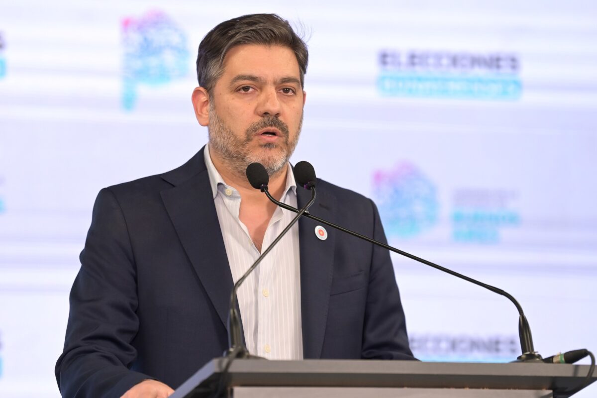 Kicillof presiona para reclamar fondos y obras para la Provincia: su mano derecha le pide una reunión a Santilli