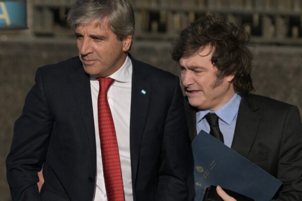 Un dólar intervenido y el miedo de Milei a precios inquietos