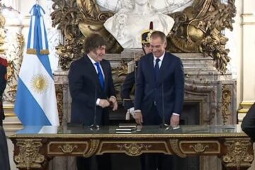 La jura de Santilli como ministro del Interior: marcha atrás con el Renaper y el Salón Blanco pintado de amarillo