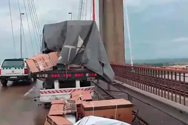 Tres camiones chocaron en puente Zárate-Brazo Largo y afectaron la conexión interprovincial; sin heridos graves