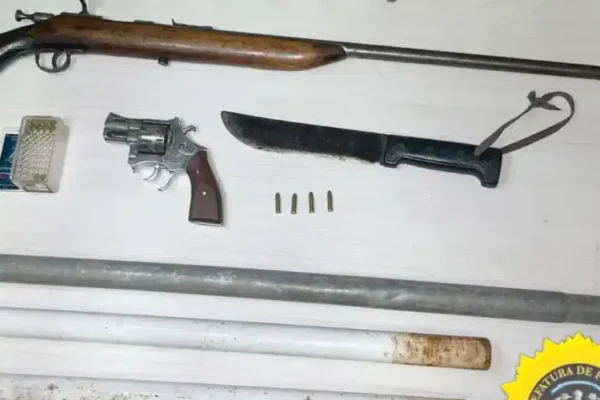 Concordia: Policía secuestró armas tras pelea entre vecinos y detuvo a dos por no justificar la tenencia