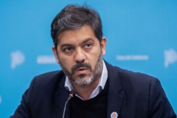 Ministro de Kicillof busca reunión con Santilli para reclamar fondos adeudados por Nación a la Provincia