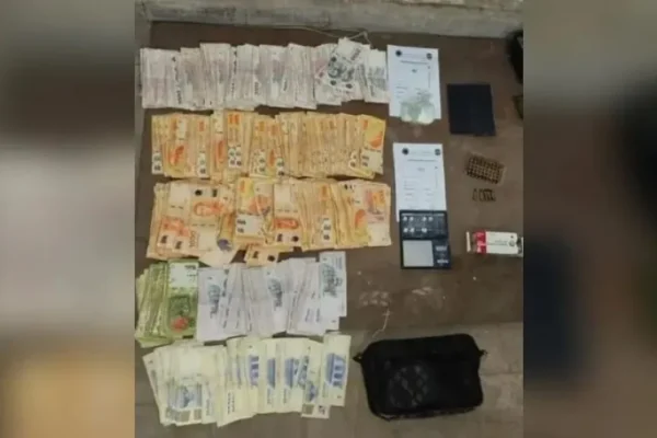 Hallaron más de $3.000.000, cocaína y cartuchos en una casa de Paraná en el marco de una causa por amenazas