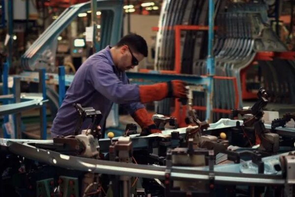 La industria metalúrgica volvió a caer y el uso de la capacidad instalada se estancó en niveles de pandemia