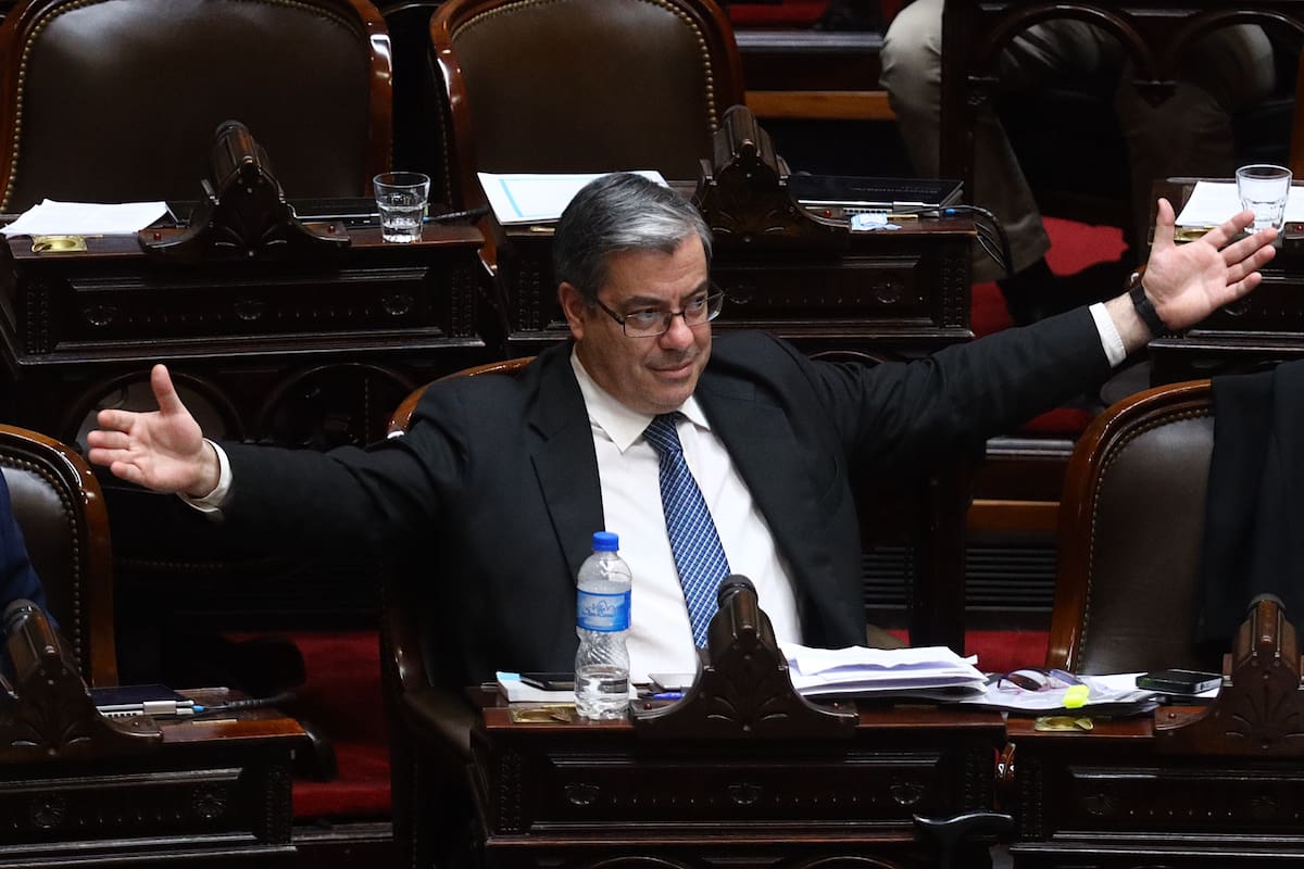 Unidad, por ahora. El peronismo en Diputados posterga el cisma para no regalarle otro triunfo político a Milei