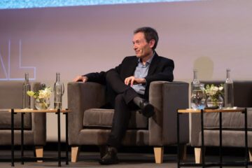 Gustavo Béliz, miembro de órgano influyente del Vaticano, advierte sobre la inteligencia artificial