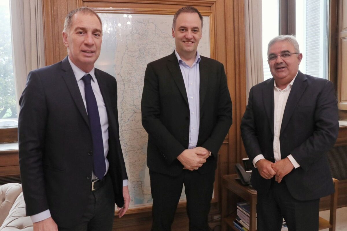 Tres diputados de Catamarca dejaron el bloque K y ahora hay empate por la primera minoría